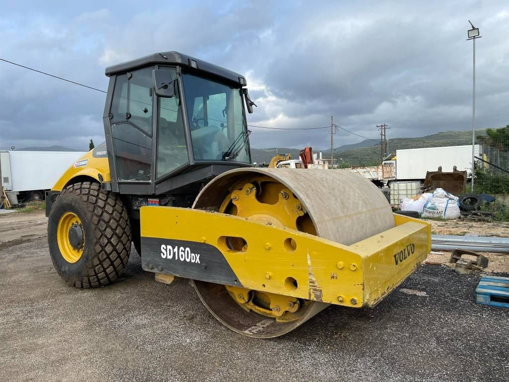 Volvo SD 160 D X - Tiivistyskone: kuva Volvo SD 160 D X - Tiivistyskone Volvo SD 160 D X - Tiivistyskone: kuva Volvo SD 160 D X - Tiivistyskone