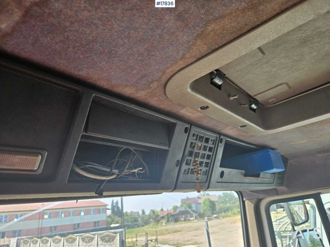 Lava-kuorma-auto, Nosturiauto 1997 Volvo FL 619: kuva Lava-kuorma-auto, Nosturiauto 1997 Volvo FL 619