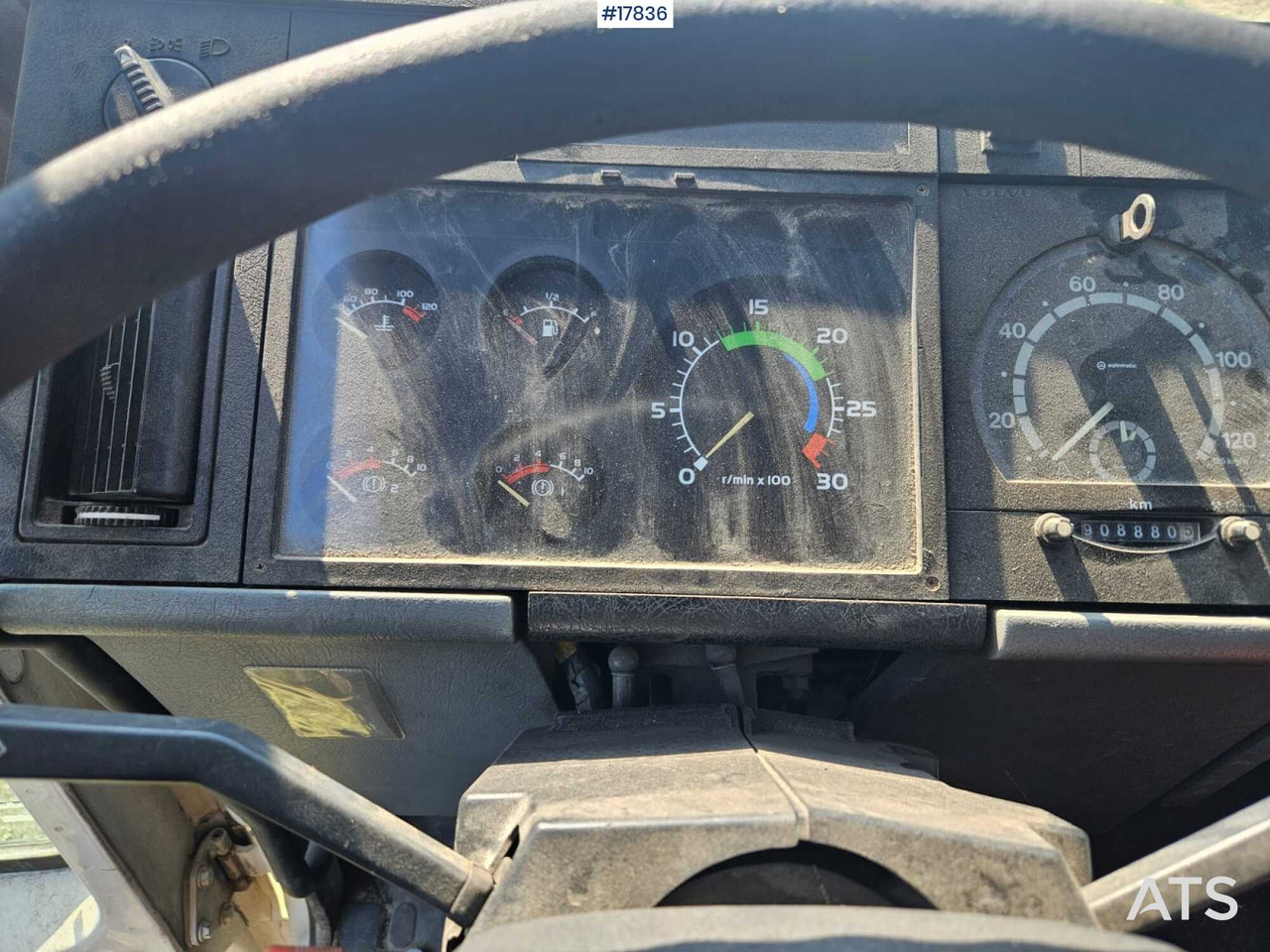 Lava-kuorma-auto, Nosturiauto 1997 Volvo FL 619: kuva Lava-kuorma-auto, Nosturiauto 1997 Volvo FL 619