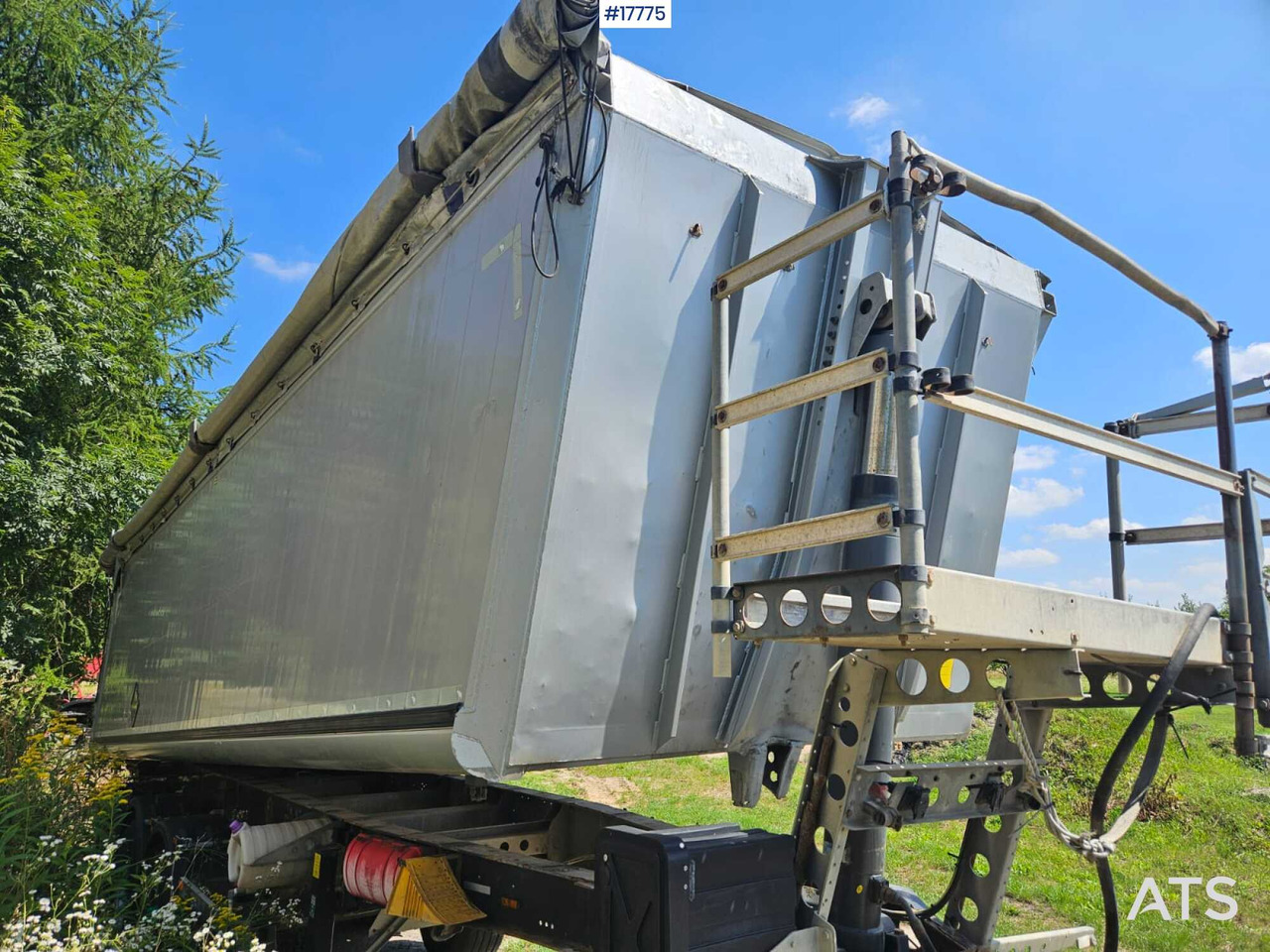 2013 Schmitz SKI 24 - Kippiauto puoliperävaunu: kuva 2013 Schmitz SKI 24 - Kippiauto puoliperävaunu 2013 Schmitz SKI 24 - Kippiauto puoliperävaunu: kuva 2013 Schmitz SKI 24 - Kippiauto puoliperävaunu