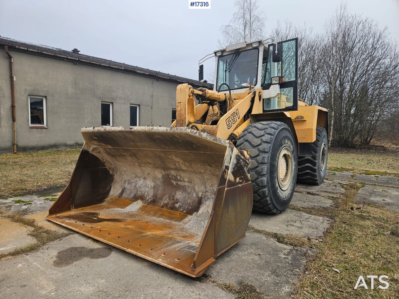 LIEBHERR L551 wheel loader (1995) - Pyöräkuormaaja: kuva LIEBHERR L551 wheel loader (1995) - Pyöräkuormaaja LIEBHERR L551 wheel loader (1995) - Pyöräkuormaaja: kuva LIEBHERR L551 wheel loader (1995) - Pyöräkuormaaja