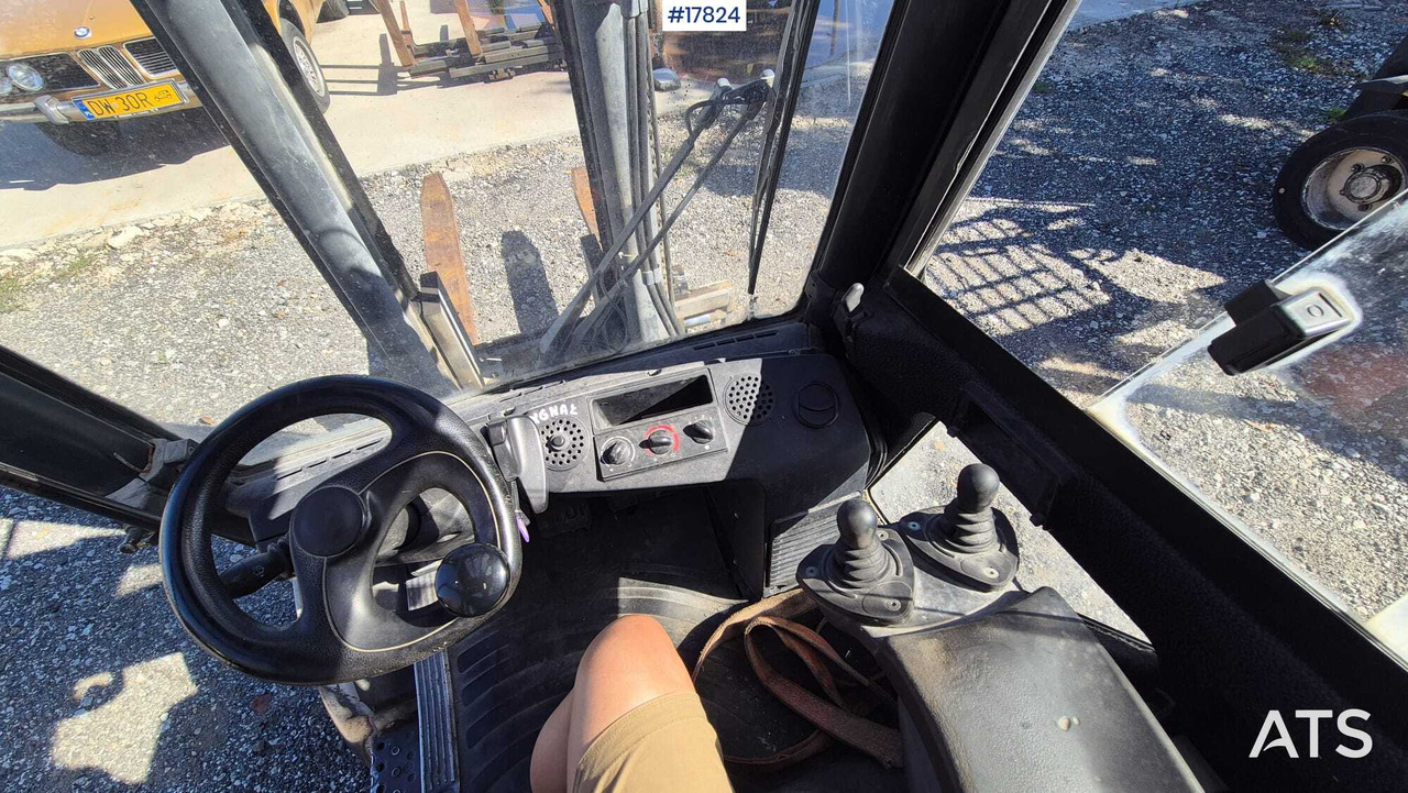 Dieseltrukki LINDE H25D forklift (2009): kuva Dieseltrukki LINDE H25D forklift (2009)