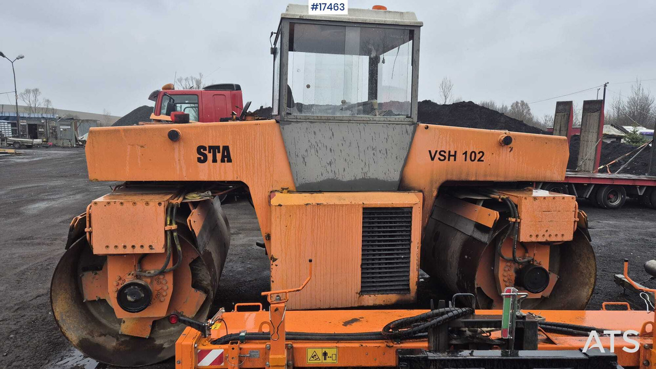 Tandem vibratory roller STAVOSTROJ VSH 102 (1997) - Tiejyrä: kuva  Tandem vibratory roller STAVOSTROJ VSH 102 (1997) - Tiejyrä Tandem vibratory roller STAVOSTROJ VSH 102 (1997) - Tiejyrä: kuva  Tandem vibratory roller STAVOSTROJ VSH 102 (1997) - Tiejyrä