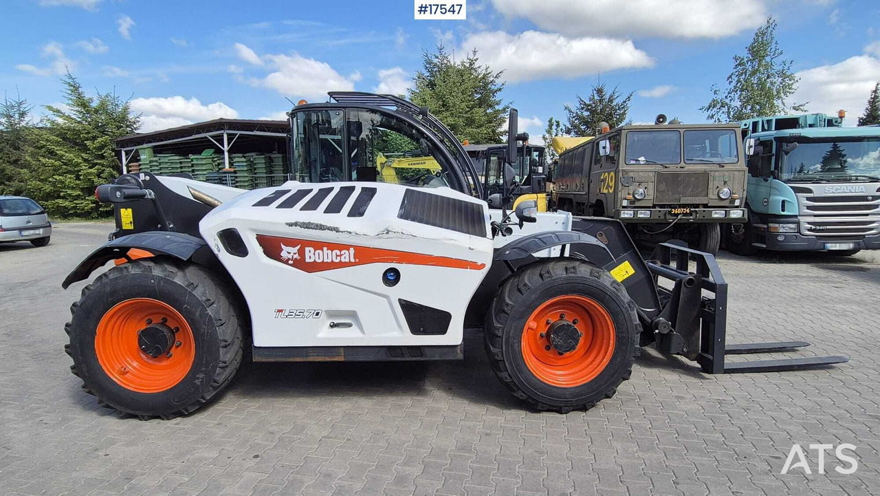 Telescopic wheel loaders BOBCAT TL35-70 (2018) - Kurottaja: kuva Telescopic wheel loaders BOBCAT TL35-70 (2018) - Kurottaja Telescopic wheel loaders BOBCAT TL35-70 (2018) - Kurottaja: kuva Telescopic wheel loaders BOBCAT TL35-70 (2018) - Kurottaja