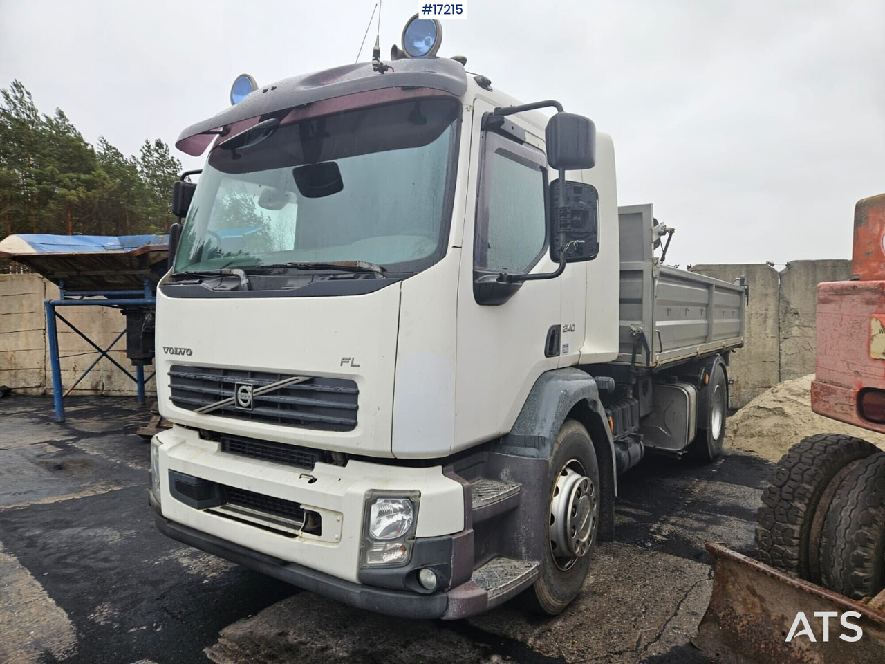 VOLVO FL4XR3 Three-way tipping (2006) - Kippiauto kuorma-auto: kuva VOLVO FL4XR3 Three-way tipping (2006) - Kippiauto kuorma-auto VOLVO FL4XR3 Three-way tipping (2006) - Kippiauto kuorma-auto: kuva VOLVO FL4XR3 Three-way tipping (2006) - Kippiauto kuorma-auto
