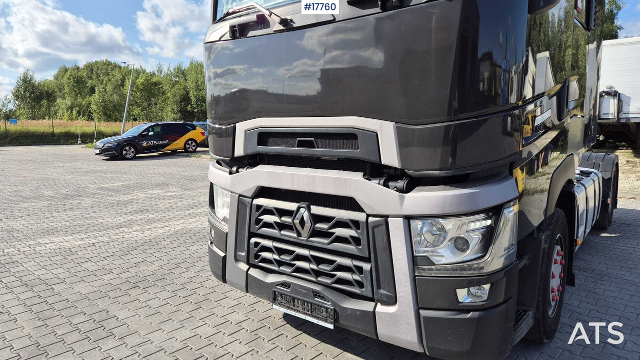 Truck tractor RENAULT T520 (2016) - Vetopöytäauto: kuva Truck tractor RENAULT T520 (2016) - Vetopöytäauto Truck tractor RENAULT T520 (2016) - Vetopöytäauto: kuva Truck tractor RENAULT T520 (2016) - Vetopöytäauto