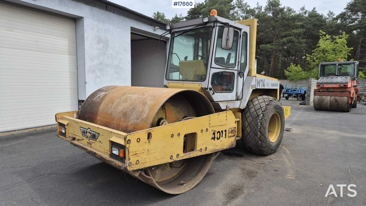 Walec HAMM 4011D (1996) - Tiivistyskone: kuva  Walec HAMM 4011D (1996) - Tiivistyskone Walec HAMM 4011D (1996) - Tiivistyskone: kuva  Walec HAMM 4011D (1996) - Tiivistyskone