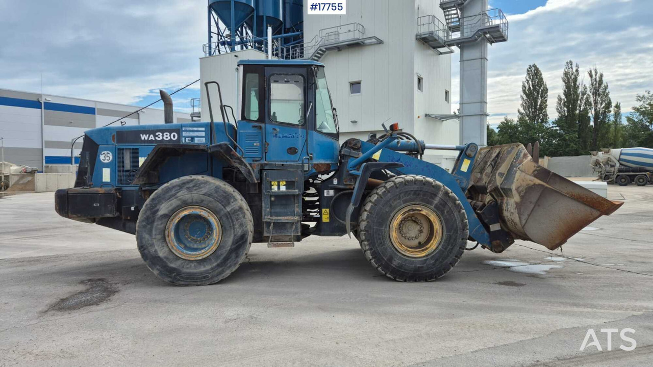 Wheel loader KOMATSU WA380 5H (2002) - Pyöräkuormaaja: kuva Wheel loader KOMATSU WA380 5H (2002) - Pyöräkuormaaja Wheel loader KOMATSU WA380 5H (2002) - Pyöräkuormaaja: kuva Wheel loader KOMATSU WA380 5H (2002) - Pyöräkuormaaja