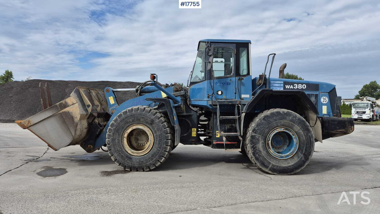 Wheel loader KOMATSU WA380 5H (2002) - Pyöräkuormaaja: kuva Wheel loader KOMATSU WA380 5H (2002) - Pyöräkuormaaja Wheel loader KOMATSU WA380 5H (2002) - Pyöräkuormaaja: kuva Wheel loader KOMATSU WA380 5H (2002) - Pyöräkuormaaja