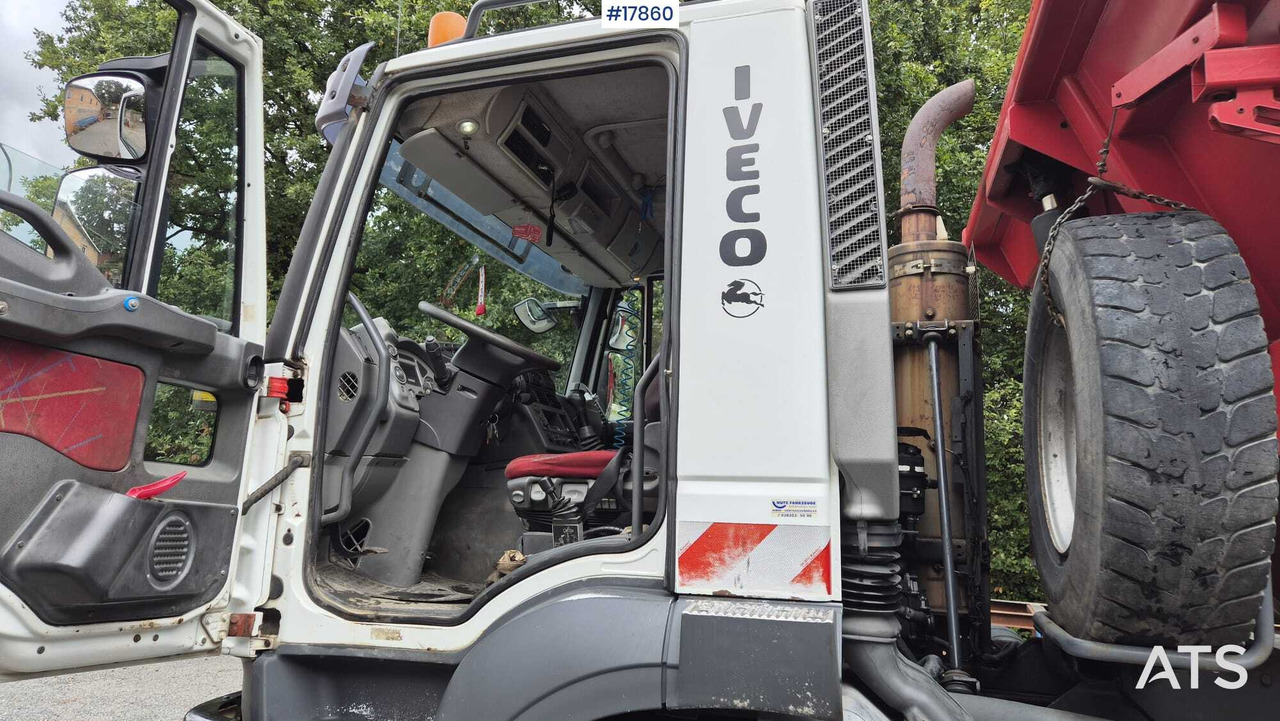 Kippiauto kuorma-auto Wywrotka IVECO TRAKKER 450 (2008): kuva Kippiauto kuorma-auto Wywrotka IVECO TRAKKER 450 (2008)