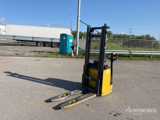 2007 Komatsu MWS10-1R Electric Pallet Jack - Haarukkavaunu: kuva 2007 Komatsu MWS10-1R Electric Pallet Jack - Haarukkavaunu 2007 Komatsu MWS10-1R Electric Pallet Jack - Haarukkavaunu: kuva 2007 Komatsu MWS10-1R Electric Pallet Jack - Haarukkavaunu