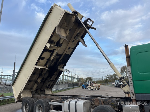 2010 Volvo FM420 8x4 Twin-Steer Sleeper Quad/A Dump Truck - Kippiauto kuorma-auto: kuva 2010 Volvo FM420 8x4 Twin-Steer Sleeper Quad/A Dump Truck - Kippiauto kuorma-auto 2010 Volvo FM420 8x4 Twin-Steer Sleeper Quad/A Dump Truck - Kippiauto kuorma-auto: kuva 2010 Volvo FM420 8x4 Twin-Steer Sleeper Quad/A Dump Truck - Kippiauto kuorma-auto