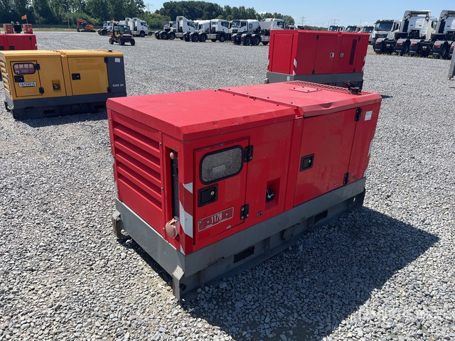 2012 Atlas Copco QAS40 40 kVA Skid-Mounted Generator Set - Sähkögeneraattori: kuva 2012 Atlas Copco QAS40 40 kVA Skid-Mounted Generator Set - Sähkögeneraattori 2012 Atlas Copco QAS40 40 kVA Skid-Mounted Generator Set - Sähkögeneraattori: kuva 2012 Atlas Copco QAS40 40 kVA Skid-Mounted Generator Set - Sähkögeneraattori
