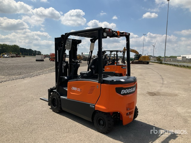 2024 Doosan B35X-7 PLUS (Unused) Electric Forklift - Sähkötrukki: kuva 2024 Doosan B35X-7 PLUS (Unused) Electric Forklift - Sähkötrukki 2024 Doosan B35X-7 PLUS (Unused) Electric Forklift - Sähkötrukki: kuva 2024 Doosan B35X-7 PLUS (Unused) Electric Forklift - Sähkötrukki