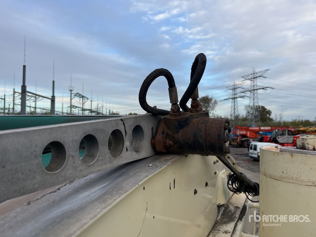 2010 Volvo FM420 8x4 Twin-Steer Sleeper Quad/A Dump Truck - Muut kone: kuva 2010 Volvo FM420 8x4 Twin-Steer Sleeper Quad/A Dump Truck - Muut kone 2010 Volvo FM420 8x4 Twin-Steer Sleeper Quad/A Dump Truck - Muut kone: kuva 2010 Volvo FM420 8x4 Twin-Steer Sleeper Quad/A Dump Truck - Muut kone