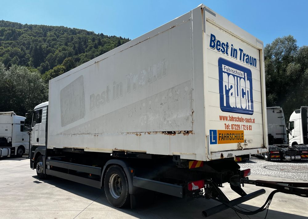 MAN TGA 18.350 6x2 D20 // BDF // Niski Przebieg // + Przyczepa Schmitz BDF // - Kuorma-auto alusta: kuva MAN TGA 18.350 6x2 D20 // BDF // Niski Przebieg // + Przyczepa Schmitz BDF // - Kuorma-auto alusta MAN TGA 18.350 6x2 D20 // BDF // Niski Przebieg // + Przyczepa Schmitz BDF // - Kuorma-auto alusta: kuva MAN TGA 18.350 6x2 D20 // BDF // Niski Przebieg // + Przyczepa Schmitz BDF // - Kuorma-auto alusta