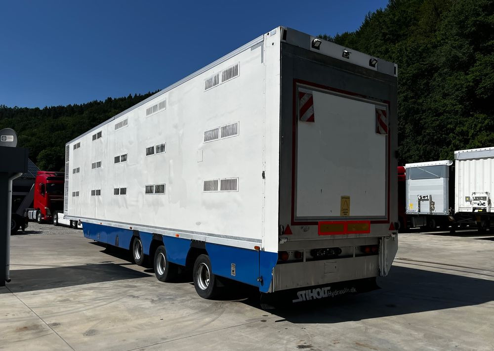 Pezzaioli HMK Industri // Do przewozu zwierząt // 2004 Rok // 3 Pokłady // Waga // Osi skrętne // Oznonacja // - Umpikori puoliperävaunu: kuva Pezzaioli HMK Industri // Do przewozu zwierząt // 2004 Rok // 3 Pokłady // Waga // Osi skrętne // Oznonacja // - Umpikori puoliperävaunu Pezzaioli HMK Industri // Do przewozu zwierząt // 2004 Rok // 3 Pokłady // Waga // Osi skrętne // Oznonacja // - Umpikori puoliperävaunu: kuva Pezzaioli HMK Industri // Do przewozu zwierząt // 2004 Rok // 3 Pokłady // Waga // Osi skrętne // Oznonacja // - Umpikori puoliperävaunu