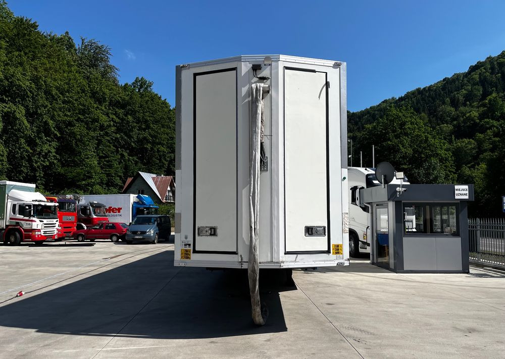 Pezzaioli HMK Industri // Do przewozu zwierząt // 2004 Rok // 3 Pokłady // Waga // Osi skrętne // Oznonacja // - Eläinten kuljetus puoliperävaunu: kuva  Pezzaioli HMK Industri // Do przewozu zwierząt // 2004 Rok // 3 Pokłady // Waga // Osi skrętne // Oznonacja // - Eläinten kuljetus puoliperävaunu Pezzaioli HMK Industri // Do przewozu zwierząt // 2004 Rok // 3 Pokłady // Waga // Osi skrętne // Oznonacja // - Eläinten kuljetus puoliperävaunu: kuva  Pezzaioli HMK Industri // Do przewozu zwierząt // 2004 Rok // 3 Pokłady // Waga // Osi skrętne // Oznonacja // - Eläinten kuljetus puoliperävaunu