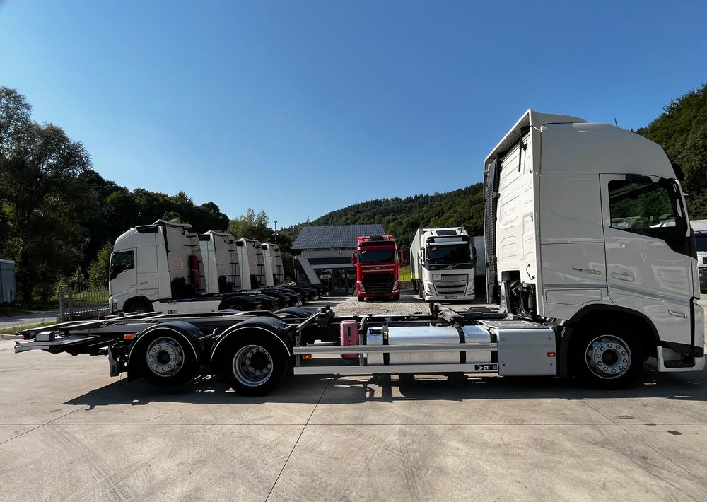 Volvo FH500 BDF 6x2 // Dolny zaczep // Euro 6 motor ! // New Face // XXL Cab // - Kuorma-auto alusta: kuva  Volvo FH500 BDF 6x2 // Dolny zaczep // Euro 6 motor ! // New Face // XXL Cab // - Kuorma-auto alusta Volvo FH500 BDF 6x2 // Dolny zaczep // Euro 6 motor ! // New Face // XXL Cab // - Kuorma-auto alusta: kuva  Volvo FH500 BDF 6x2 // Dolny zaczep // Euro 6 motor ! // New Face // XXL Cab // - Kuorma-auto alusta