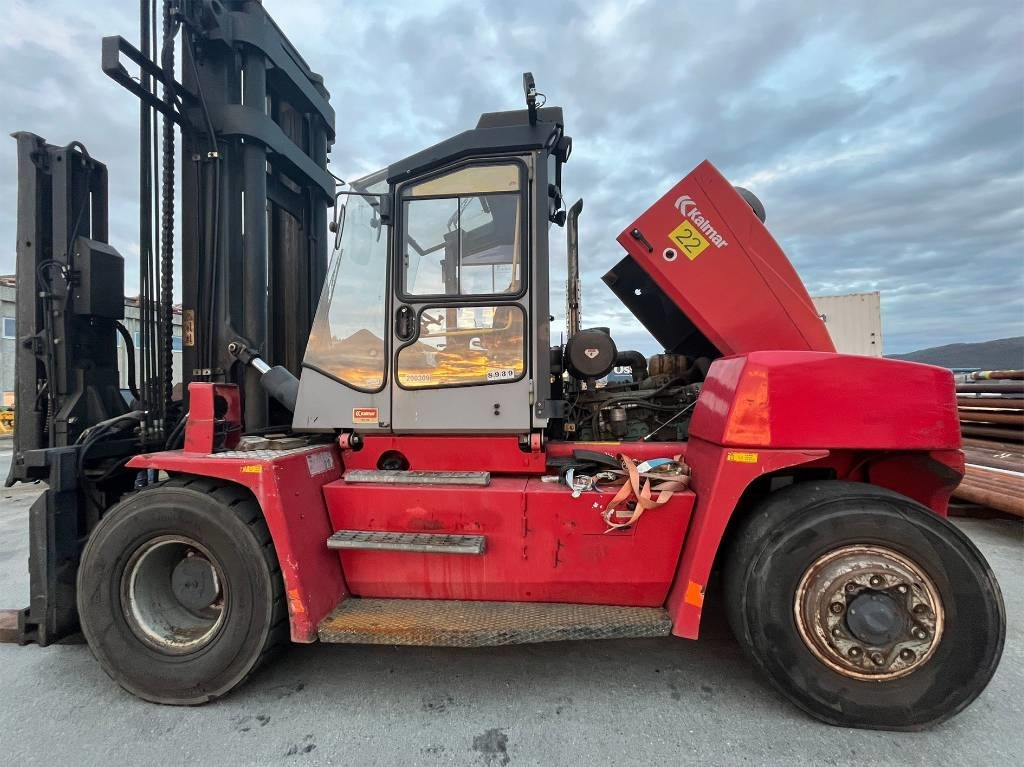 Kalmar DCE 120-12 - Dieseltrukki: kuva Kalmar DCE 120-12 - Dieseltrukki Kalmar DCE 120-12 - Dieseltrukki: kuva Kalmar DCE 120-12 - Dieseltrukki