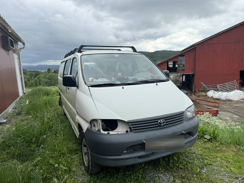 Toyota Hiace 4x4 - Pieni pakettiauto: kuva Toyota Hiace 4x4 - Pieni pakettiauto Toyota Hiace 4x4 - Pieni pakettiauto: kuva Toyota Hiace 4x4 - Pieni pakettiauto