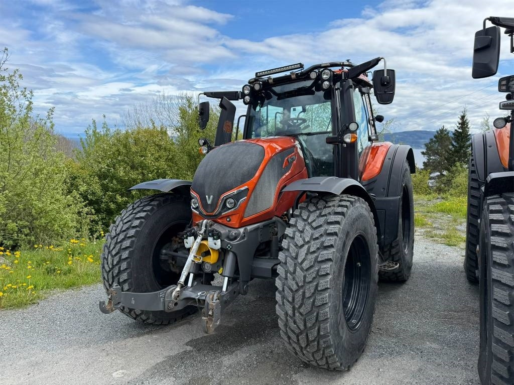 Valtra N175 V inkl. Noremat armklipper kantslåttløsning - Traktori: kuva Valtra N175 V inkl. Noremat armklipper kantslåttløsning - Traktori Valtra N175 V inkl. Noremat armklipper kantslåttløsning - Traktori: kuva Valtra N175 V inkl. Noremat armklipper kantslåttløsning - Traktori