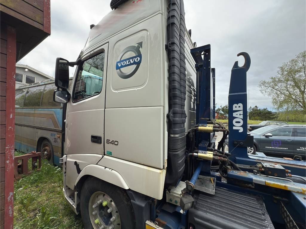 Volvo FH 540 - Koukkulava kuorma-auto: kuva  Volvo FH 540 - Koukkulava kuorma-auto Volvo FH 540 - Koukkulava kuorma-auto: kuva  Volvo FH 540 - Koukkulava kuorma-auto
