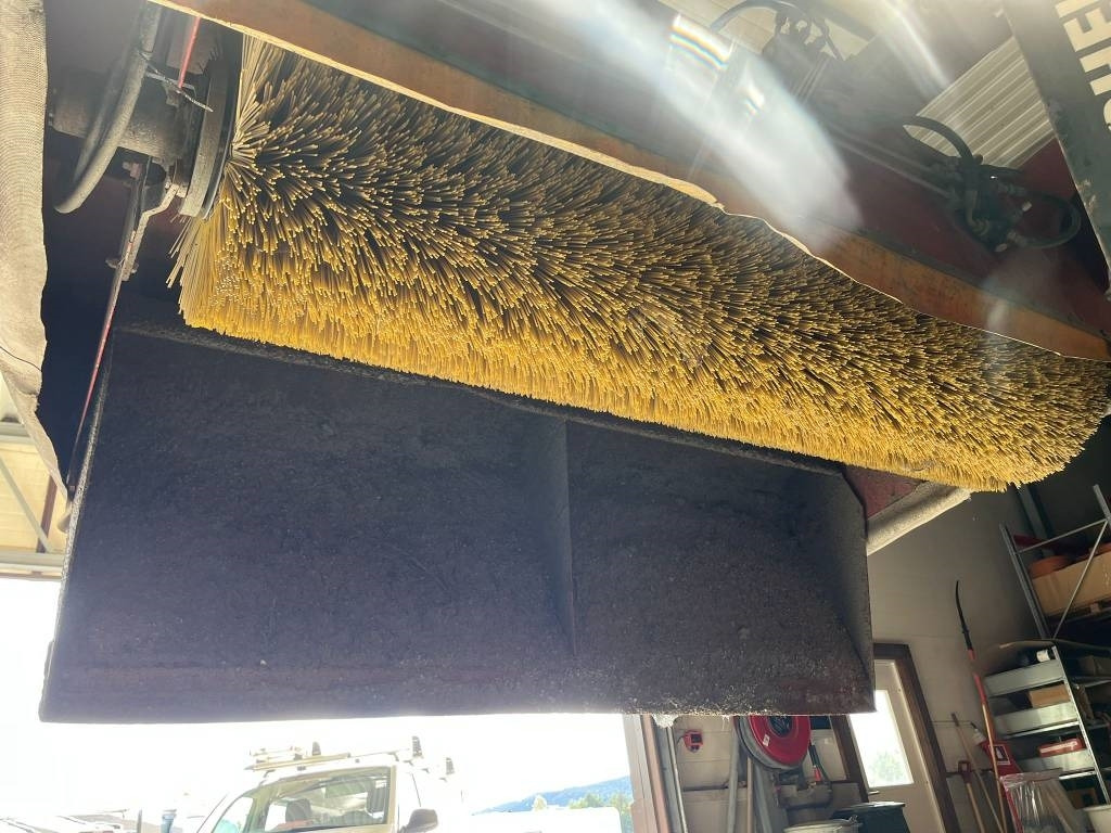 Westbjorn Hydro-Sweeper 2000 SSH - Harjakone: kuva Westbjorn Hydro-Sweeper 2000 SSH - Harjakone Westbjorn Hydro-Sweeper 2000 SSH - Harjakone: kuva Westbjorn Hydro-Sweeper 2000 SSH - Harjakone
