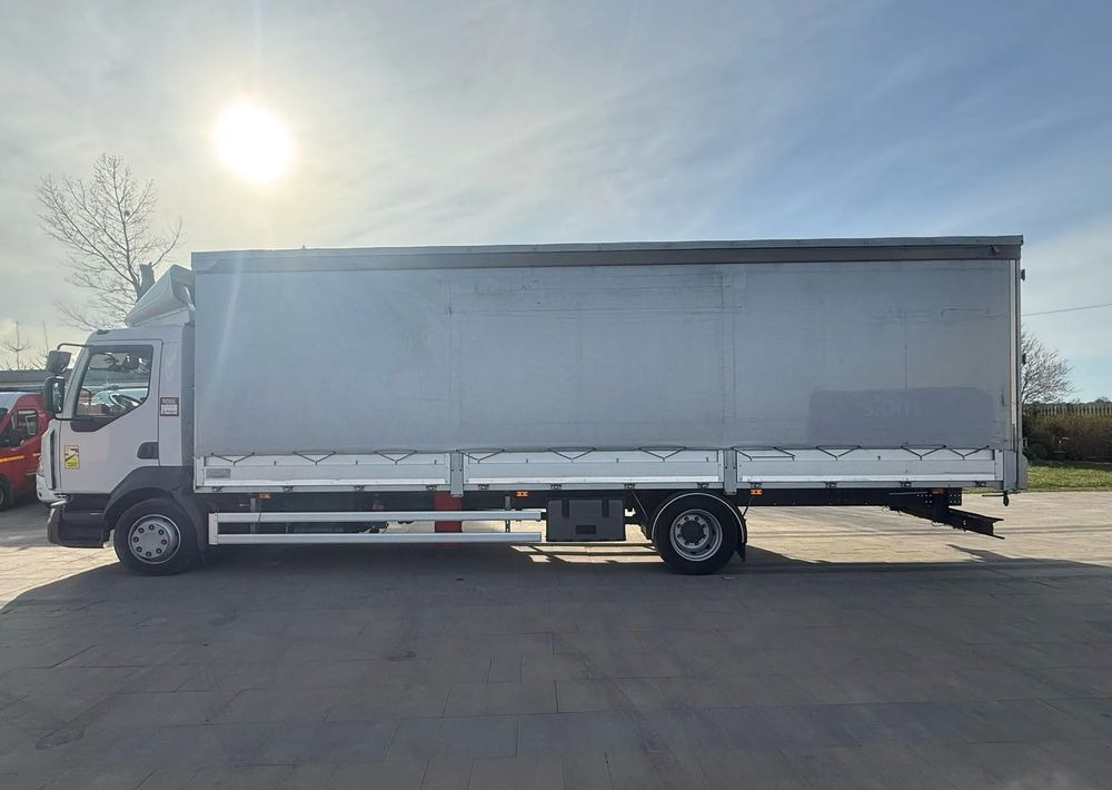 Renault D12 - Pressukapelli kuorma-auto: kuva Renault D12 - Pressukapelli kuorma-auto Renault D12 - Pressukapelli kuorma-auto: kuva Renault D12 - Pressukapelli kuorma-auto