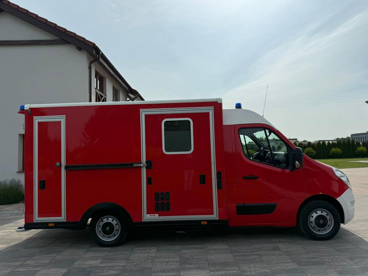 Renault Master Karetka Ambulans pogotowie kontenerowe - Ambulanssi: kuva Renault Master Karetka Ambulans pogotowie kontenerowe - Ambulanssi Renault Master Karetka Ambulans pogotowie kontenerowe - Ambulanssi: kuva Renault Master Karetka Ambulans pogotowie kontenerowe - Ambulanssi