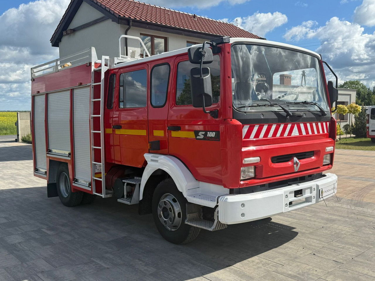 Renault Midliner 180 S180 - Paloauto: kuva Renault Midliner 180 S180 - Paloauto Renault Midliner 180 S180 - Paloauto: kuva Renault Midliner 180 S180 - Paloauto