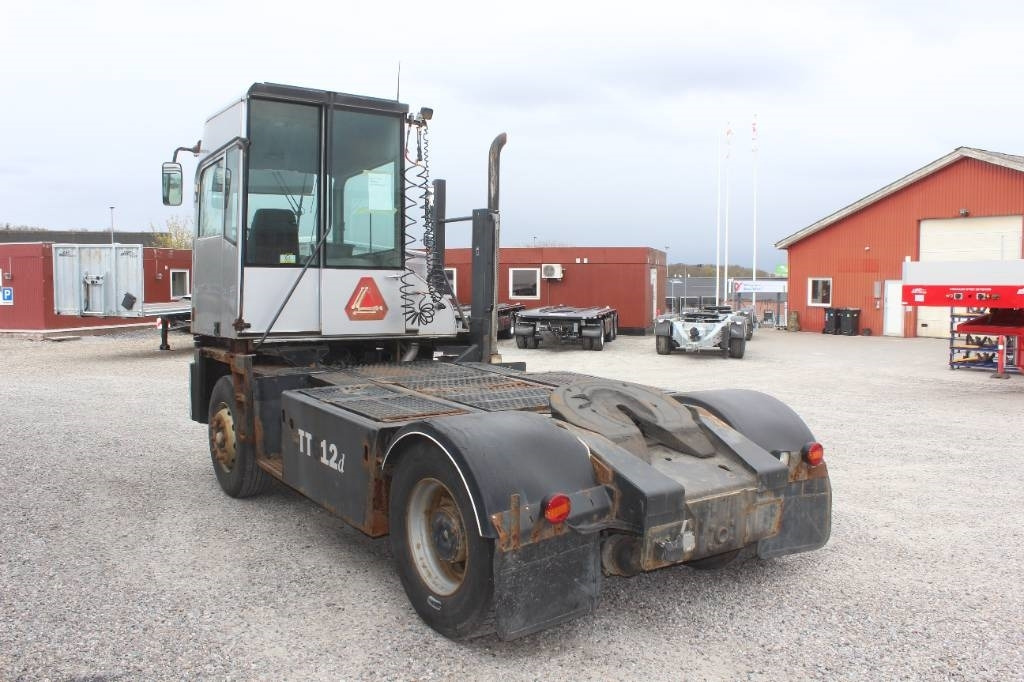 Kalmar TT 612 D terminaltrækker - Terminaalitraktori: kuva Kalmar TT 612 D terminaltrækker - Terminaalitraktori Kalmar TT 612 D terminaltrækker - Terminaalitraktori: kuva Kalmar TT 612 D terminaltrækker - Terminaalitraktori