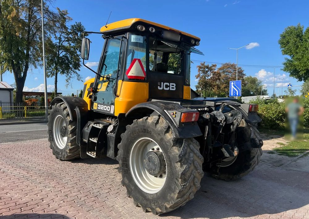 JCB 3200 Plus - Traktori: kuva JCB 3200 Plus - Traktori JCB 3200 Plus - Traktori: kuva JCB 3200 Plus - Traktori