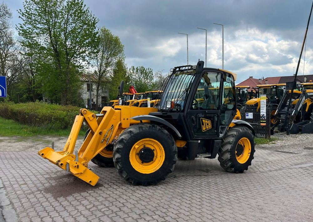 JCB 531-70 Agri | 2009 Rok | 75 Km - Kurottaja: kuva JCB 531-70 Agri | 2009 Rok | 75 Km - Kurottaja JCB 531-70 Agri | 2009 Rok | 75 Km - Kurottaja: kuva JCB 531-70 Agri | 2009 Rok | 75 Km - Kurottaja