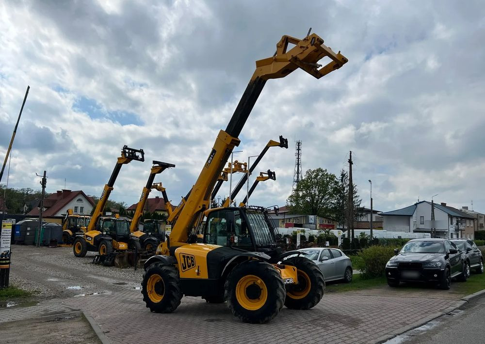 Kurottaja JCB 531-70 Agri | 2009 Rok | 75 Km: kuva Kurottaja JCB 531-70 Agri | 2009 Rok | 75 Km