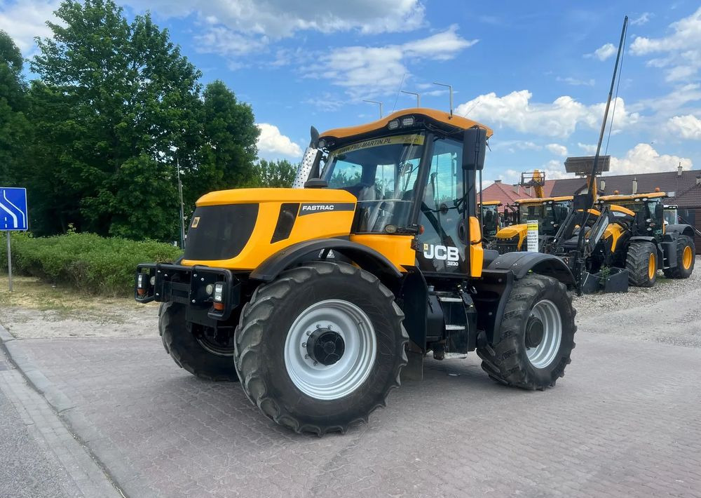 JCB Fastrac 3230 - Traktori: kuva JCB Fastrac 3230 - Traktori JCB Fastrac 3230 - Traktori: kuva JCB Fastrac 3230 - Traktori