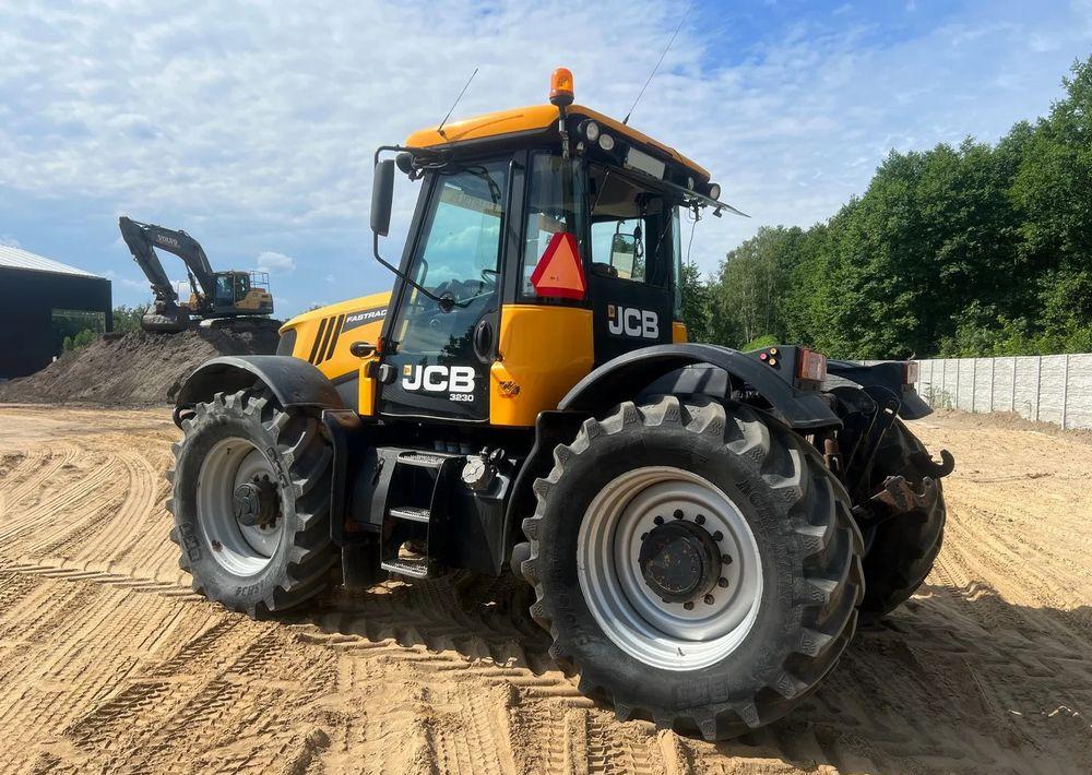 JCB Fastrac 3230 Xtra - Traktori: kuva JCB Fastrac 3230 Xtra - Traktori JCB Fastrac 3230 Xtra - Traktori: kuva JCB Fastrac 3230 Xtra - Traktori