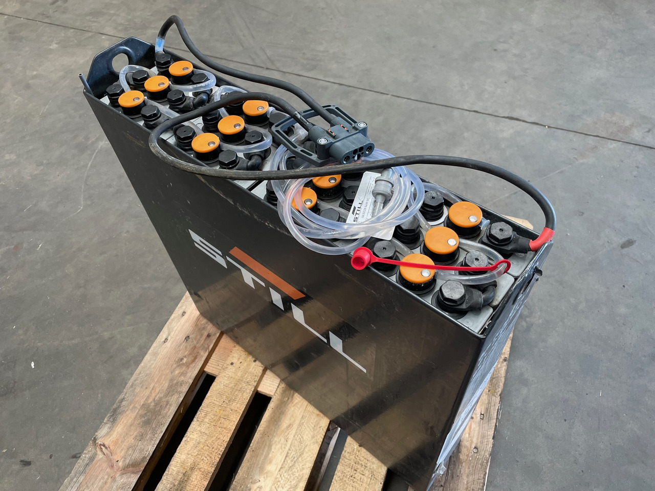 Exide 24 Volt I 2EPzB 200 - Akku - Materiaalinkäsittely: kuva Exide 24 Volt I 2EPzB 200 - Akku - Materiaalinkäsittely Exide 24 Volt I 2EPzB 200 - Akku - Materiaalinkäsittely: kuva Exide 24 Volt I 2EPzB 200 - Akku - Materiaalinkäsittely