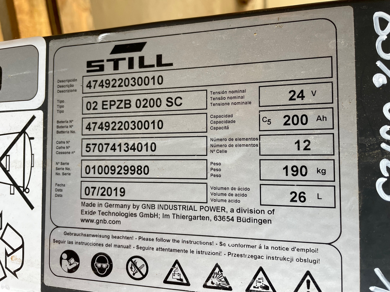 Exide 24 Volt I 2EPzB 200 - Akku - Materiaalinkäsittely: kuva Exide 24 Volt I 2EPzB 200 - Akku - Materiaalinkäsittely Exide 24 Volt I 2EPzB 200 - Akku - Materiaalinkäsittely: kuva Exide 24 Volt I 2EPzB 200 - Akku - Materiaalinkäsittely
