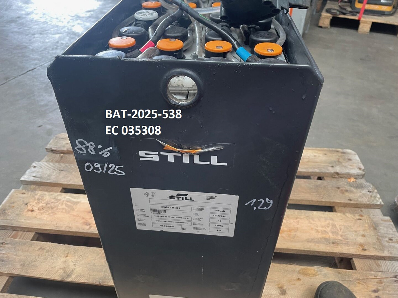 Hawker 24 Volt I 3 PZS 375 - Akku - Materiaalinkäsittely: kuva Hawker 24 Volt I 3 PZS 375 - Akku - Materiaalinkäsittely Hawker 24 Volt I 3 PZS 375 - Akku - Materiaalinkäsittely: kuva Hawker 24 Volt I 3 PZS 375 - Akku - Materiaalinkäsittely