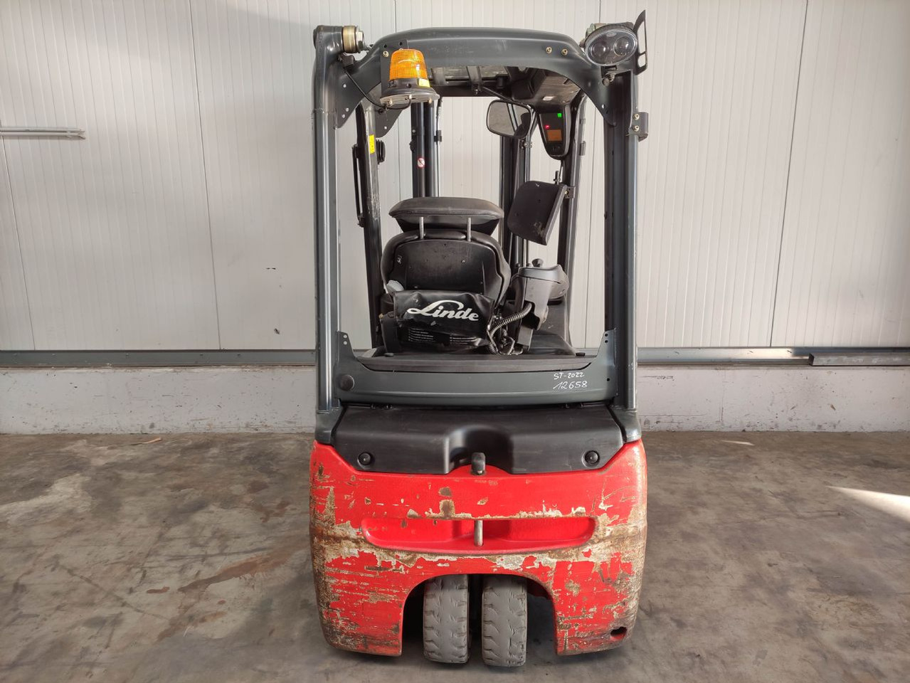 Linde E18L-02-386 - Sähkötrukki: kuva Linde E18L-02-386 - Sähkötrukki Linde E18L-02-386 - Sähkötrukki: kuva Linde E18L-02-386 - Sähkötrukki
