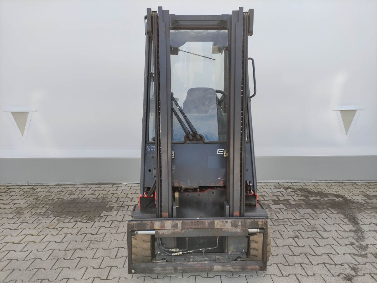 Linde E20-335 - Sähkötrukki: kuva Linde E20-335 - Sähkötrukki Linde E20-335 - Sähkötrukki: kuva Linde E20-335 - Sähkötrukki