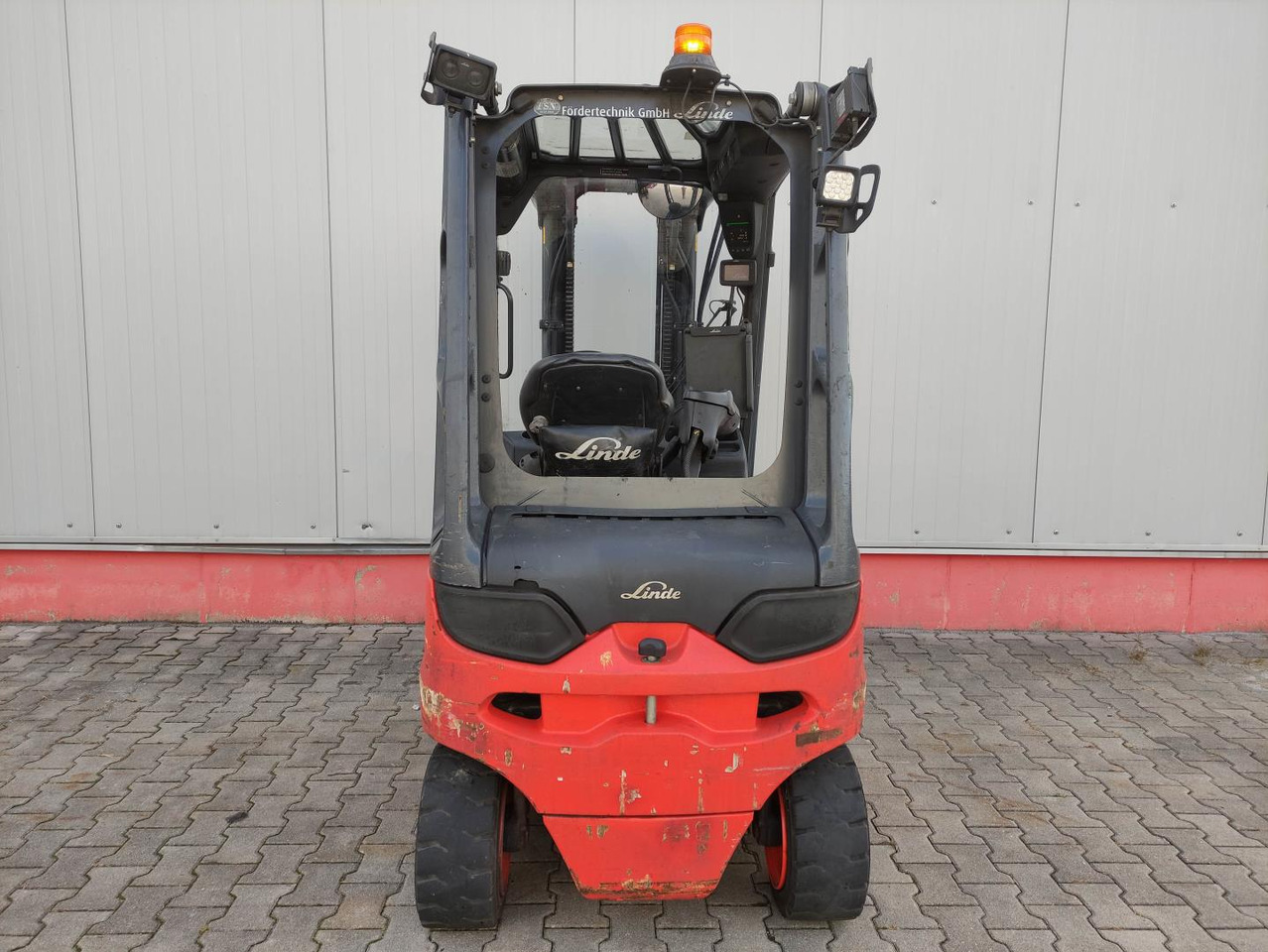 Linde E25-01-387 - Sähkötrukki: kuva Linde E25-01-387 - Sähkötrukki Linde E25-01-387 - Sähkötrukki: kuva Linde E25-01-387 - Sähkötrukki