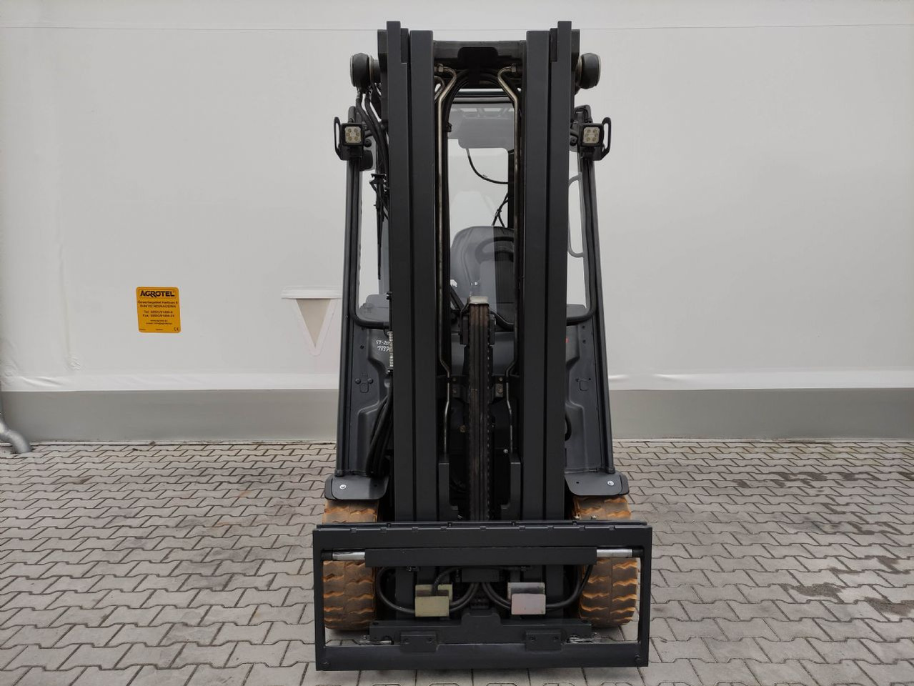 Linde E30HL-01/600-387 (M) - Sähkötrukki: kuva Linde E30HL-01/600-387 (M) - Sähkötrukki Linde E30HL-01/600-387 (M) - Sähkötrukki: kuva Linde E30HL-01/600-387 (M) - Sähkötrukki