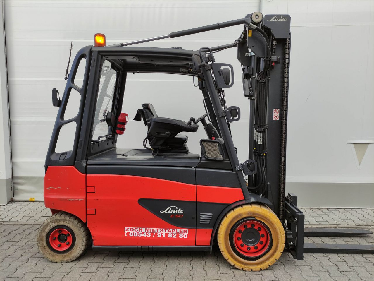 Linde E50HL-01-388 - Sähkötrukki: kuva Linde E50HL-01-388 - Sähkötrukki Linde E50HL-01-388 - Sähkötrukki: kuva Linde E50HL-01-388 - Sähkötrukki