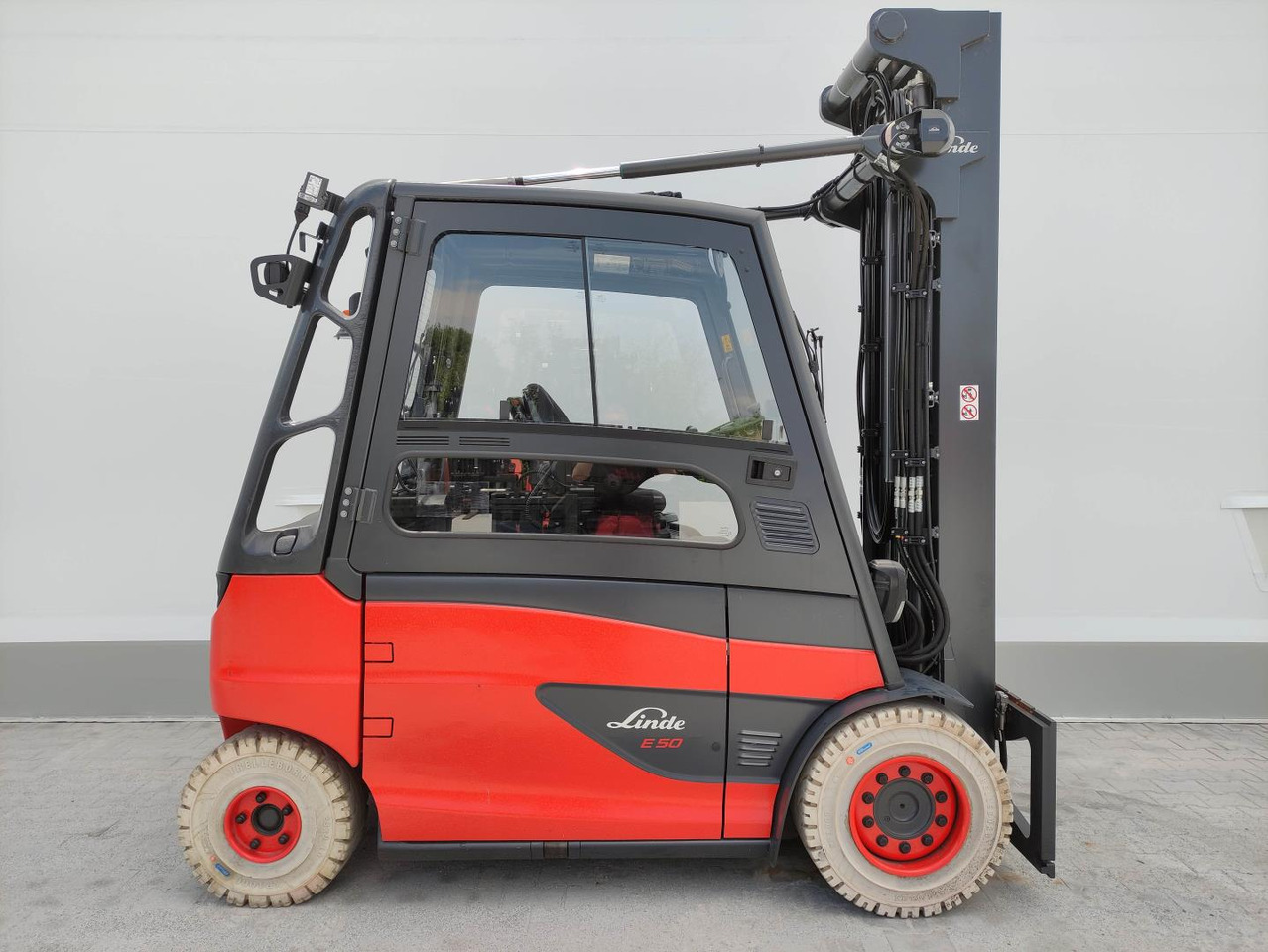 Linde E50HL-388 - Sähkötrukki: kuva Linde E50HL-388 - Sähkötrukki Linde E50HL-388 - Sähkötrukki: kuva Linde E50HL-388 - Sähkötrukki