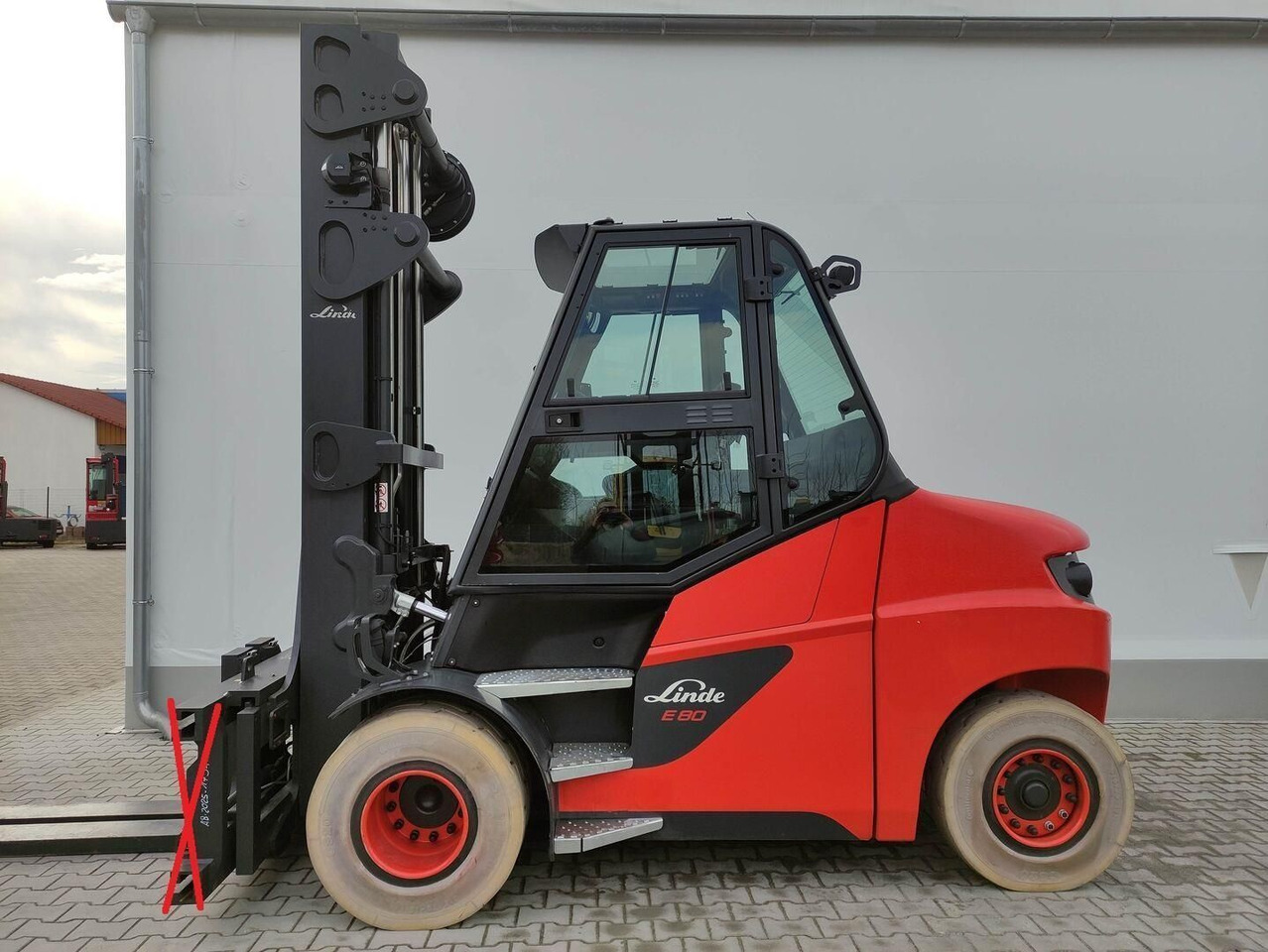 Linde E80-01/900 - Sähkötrukki: kuva Linde E80-01/900 - Sähkötrukki Linde E80-01/900 - Sähkötrukki: kuva Linde E80-01/900 - Sähkötrukki