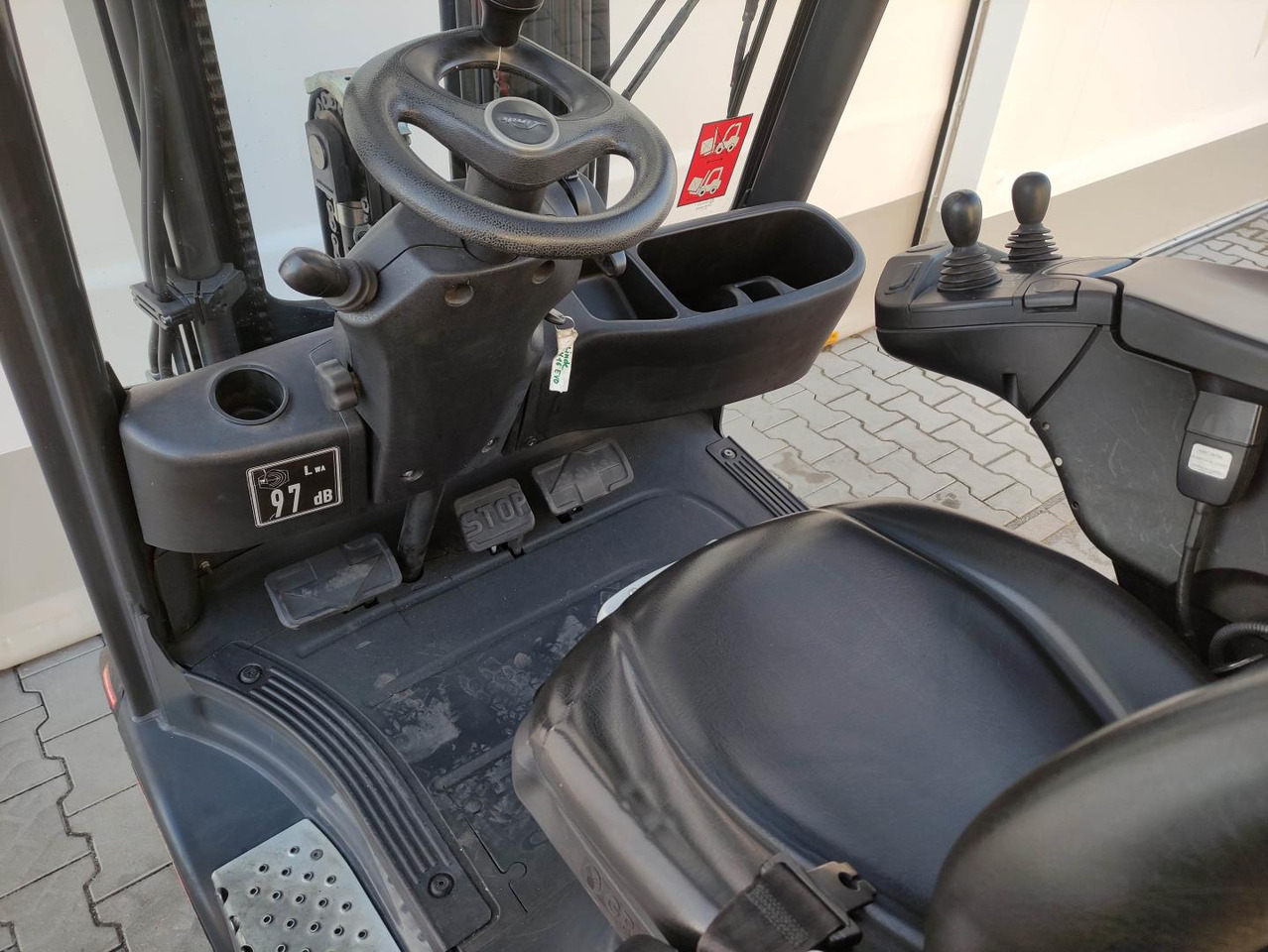 Linde H16D-01-391 EVO - Dieseltrukki: kuva Linde H16D-01-391 EVO - Dieseltrukki Linde H16D-01-391 EVO - Dieseltrukki: kuva Linde H16D-01-391 EVO - Dieseltrukki