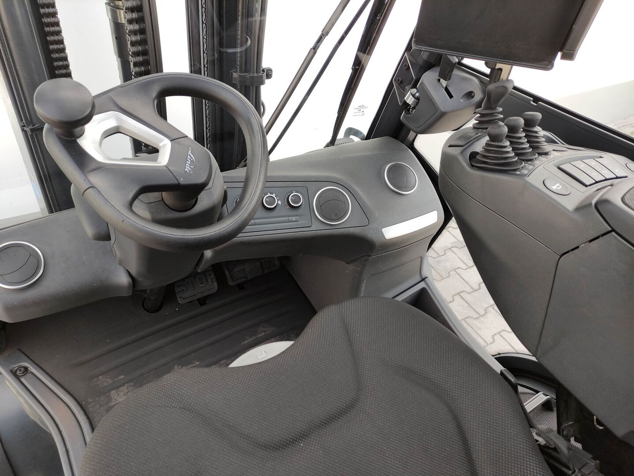 Linde H35D-01-120 (LACK NEU) - Dieseltrukki: kuva Linde H35D-01-120 (LACK NEU) - Dieseltrukki Linde H35D-01-120 (LACK NEU) - Dieseltrukki: kuva Linde H35D-01-120 (LACK NEU) - Dieseltrukki