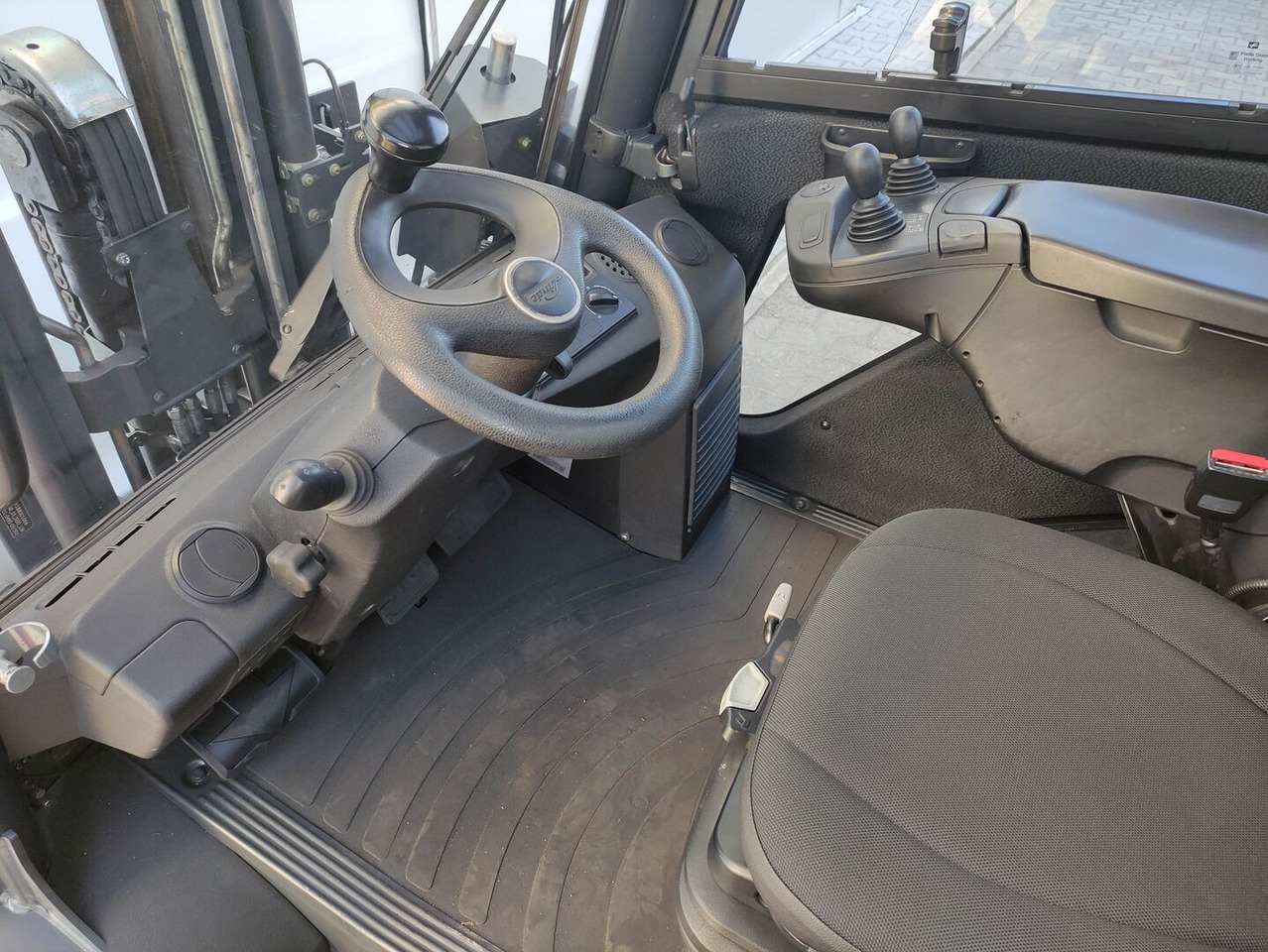 Linde H35D-393-02 EVO / LACK NEU - Dieseltrukki: kuva Linde H35D-393-02 EVO / LACK NEU - Dieseltrukki Linde H35D-393-02 EVO / LACK NEU - Dieseltrukki: kuva Linde H35D-393-02 EVO / LACK NEU - Dieseltrukki